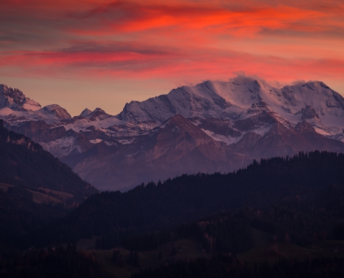 Alpenglühen im Berner Oberland