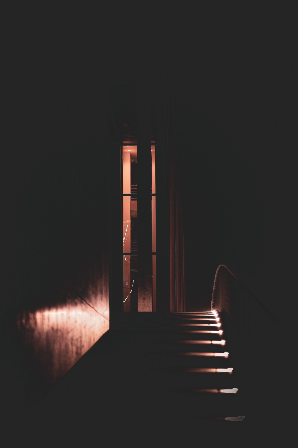 Moderne Architektur, abends im Berliner Regierungsviertel