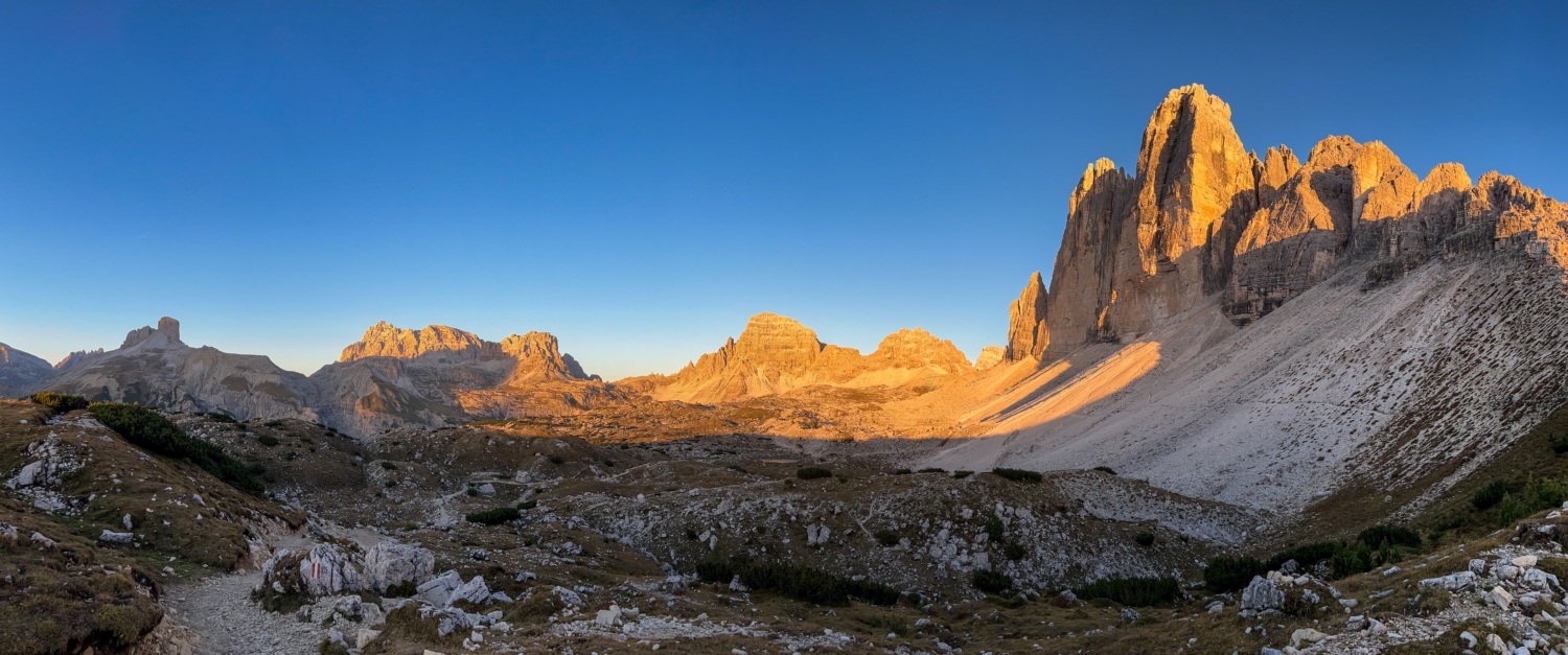 Die "Drei Zinnen", Dolomiten, in Panorama-Ansicht